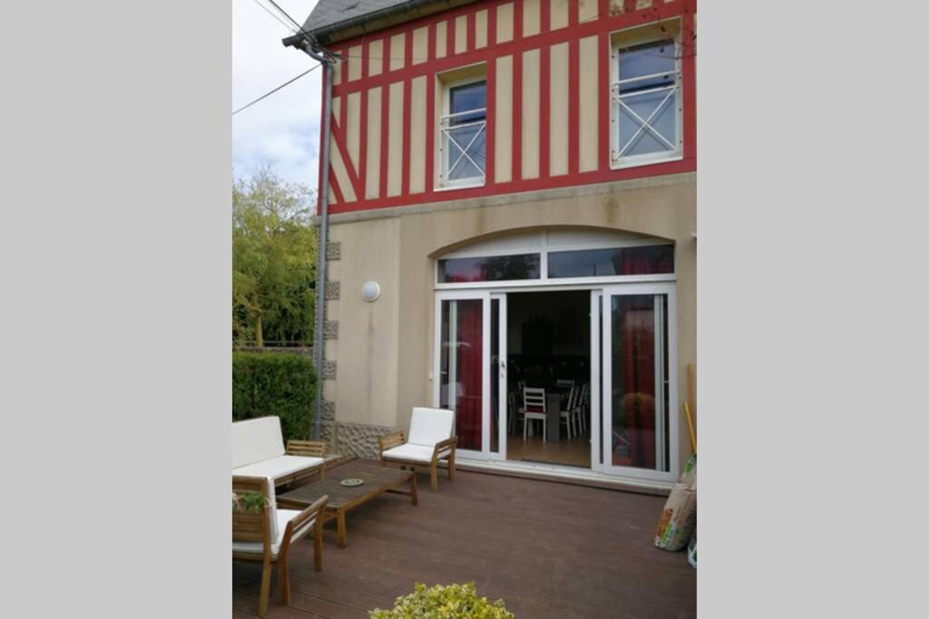 Les Ecuries Du Chateau Commes Exterior foto